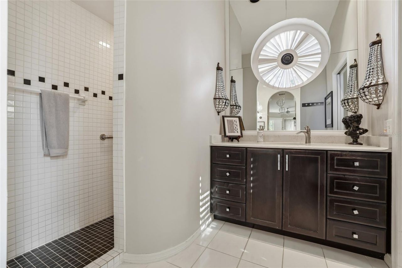 4092 Carlyle Lakes Boulevard, Palm Harbor, FL 34685 Photo