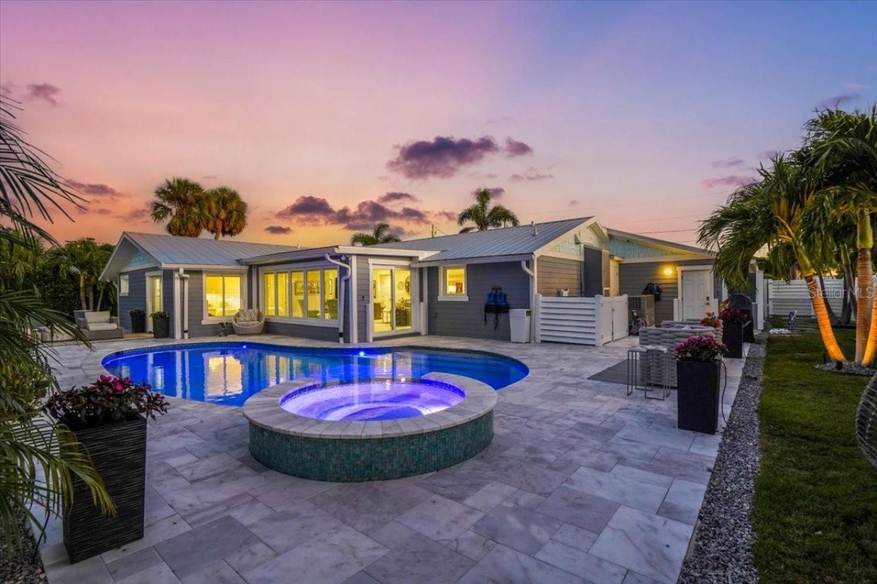 623 Concord Lane, Holmes Beach, FL 34217 Photo