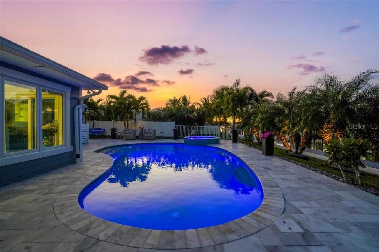 623 Concord Lane, Holmes Beach, FL 34217 Photo