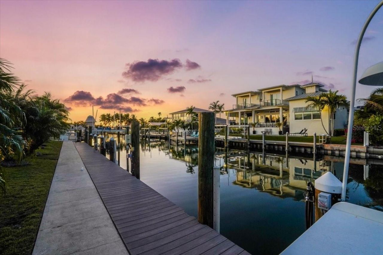 623 Concord Lane, Holmes Beach, FL 34217 Photo