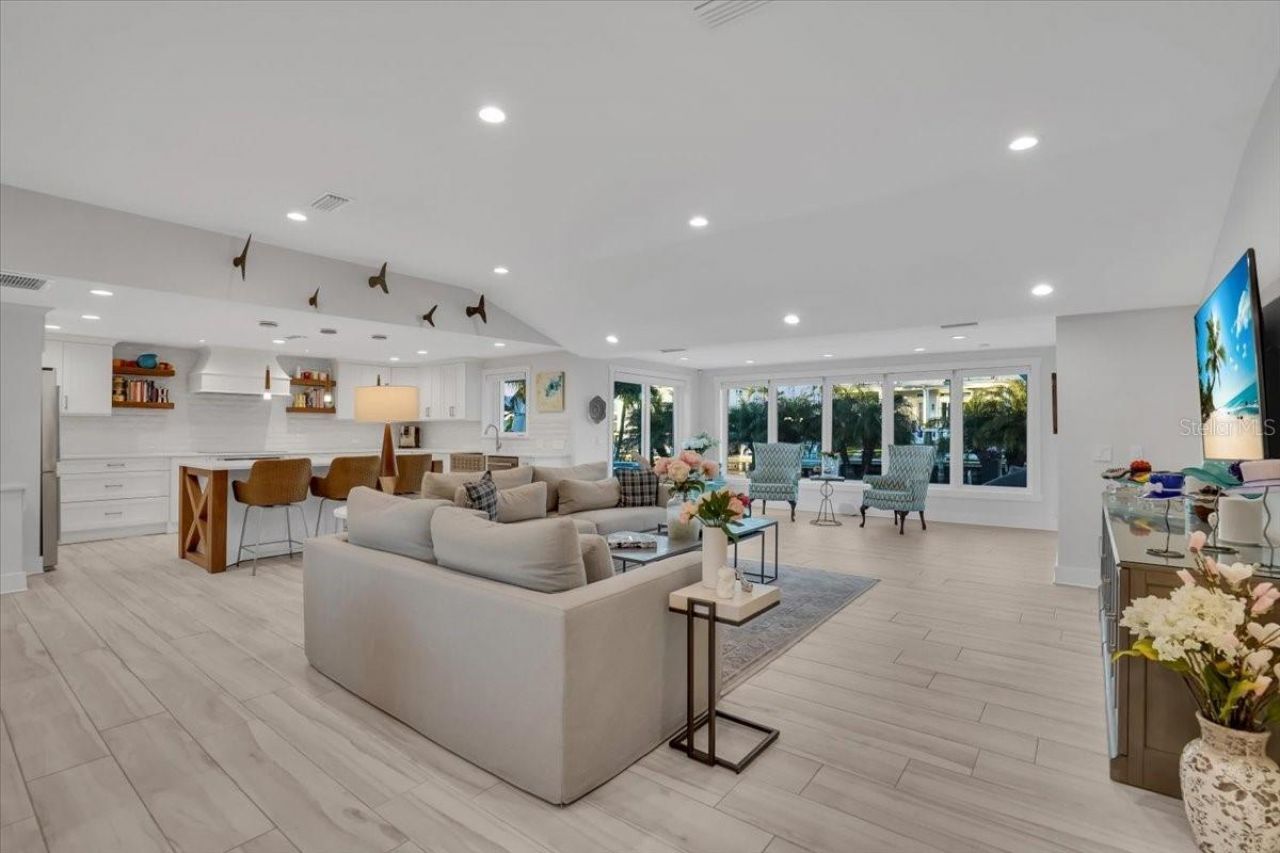 623 Concord Lane, Holmes Beach, FL 34217 Photo