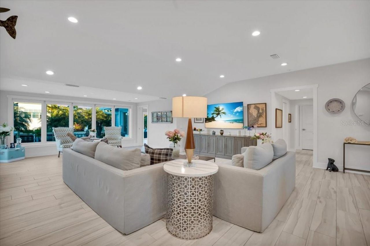 623 Concord Lane, Holmes Beach, FL 34217 Photo