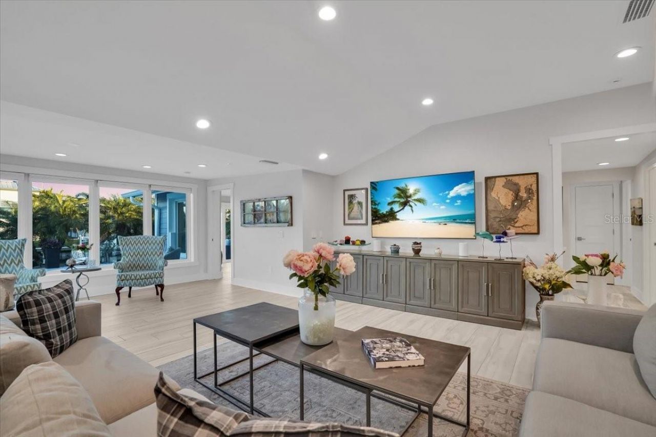 623 Concord Lane, Holmes Beach, FL 34217 Photo