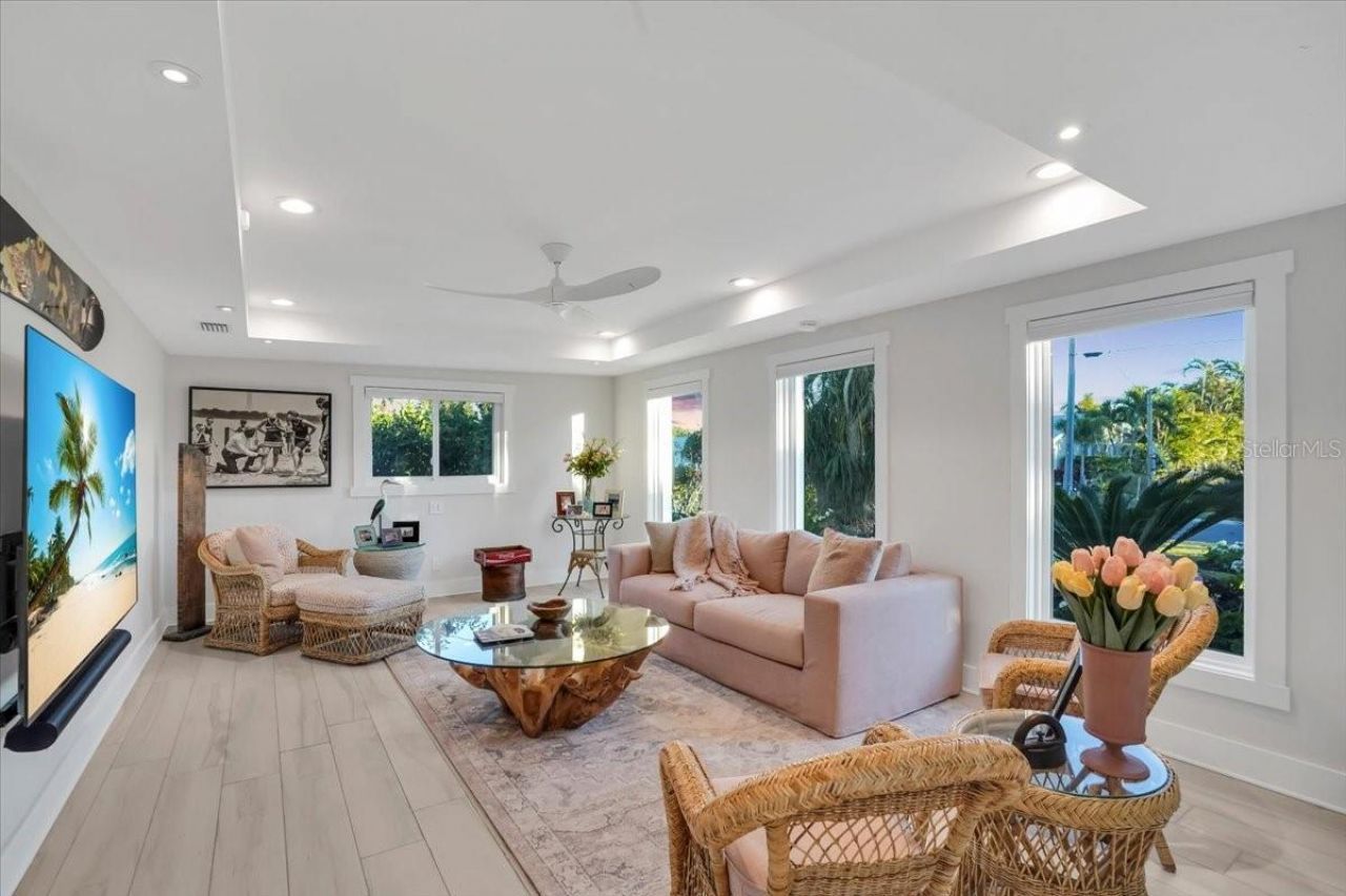 623 Concord Lane, Holmes Beach, FL 34217 Photo