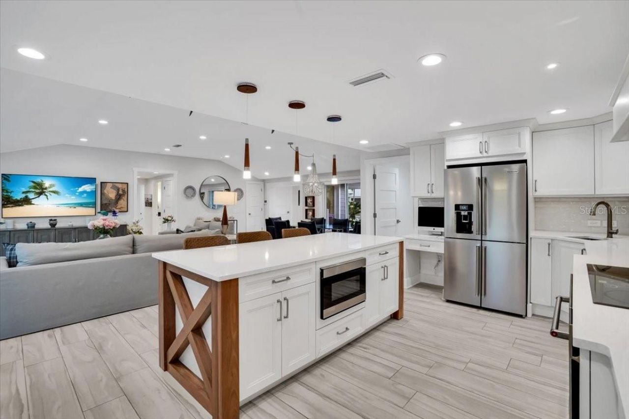 623 Concord Lane, Holmes Beach, FL 34217 Photo