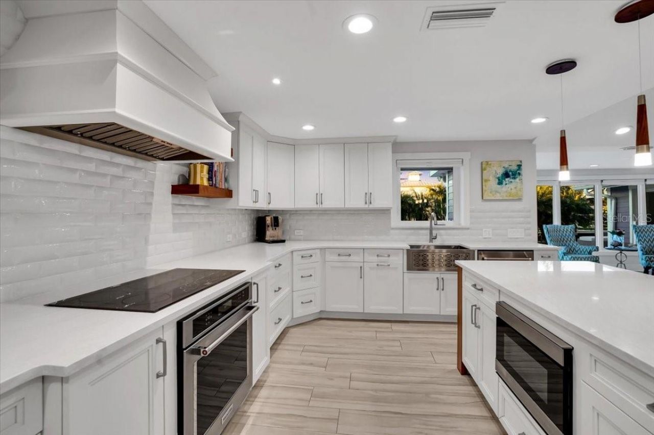 623 Concord Lane, Holmes Beach, FL 34217 Photo