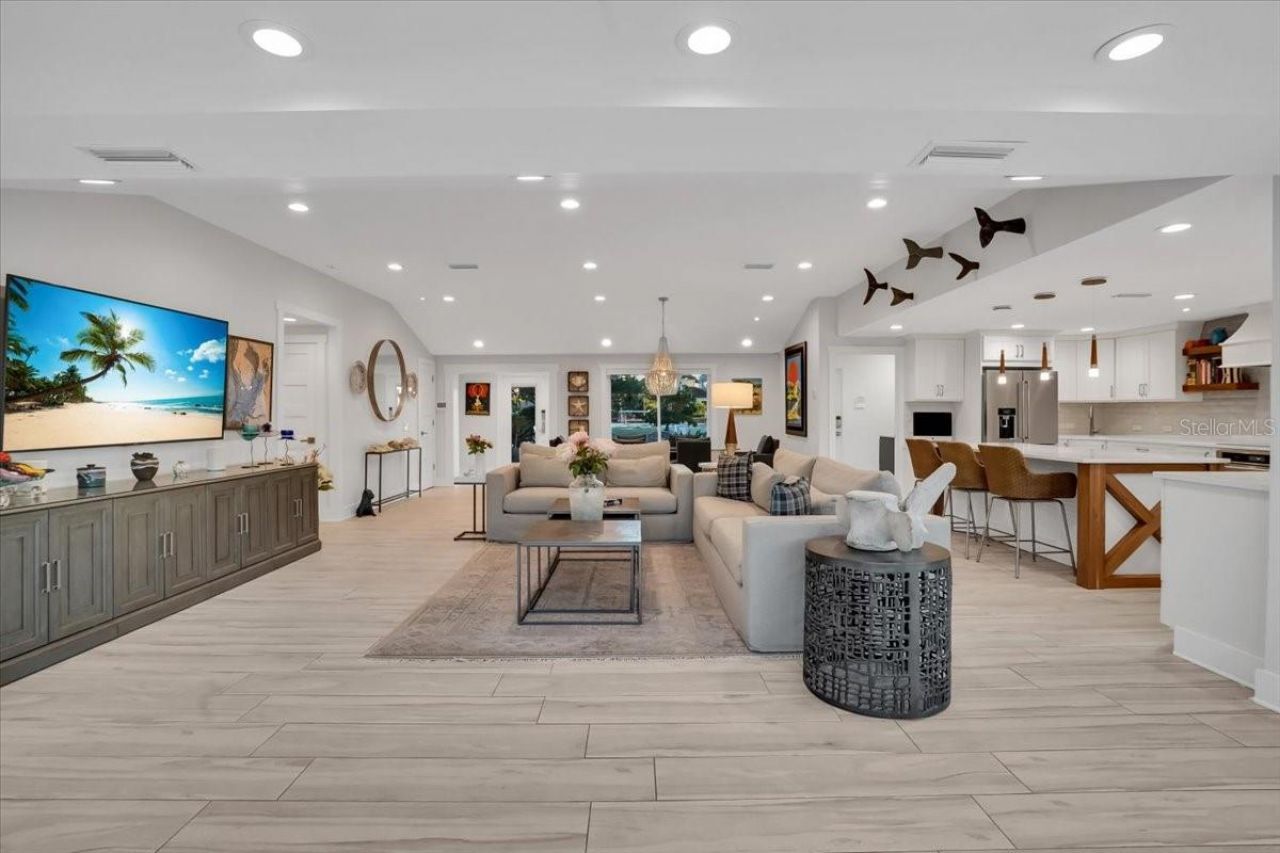 623 Concord Lane, Holmes Beach, FL 34217 Photo