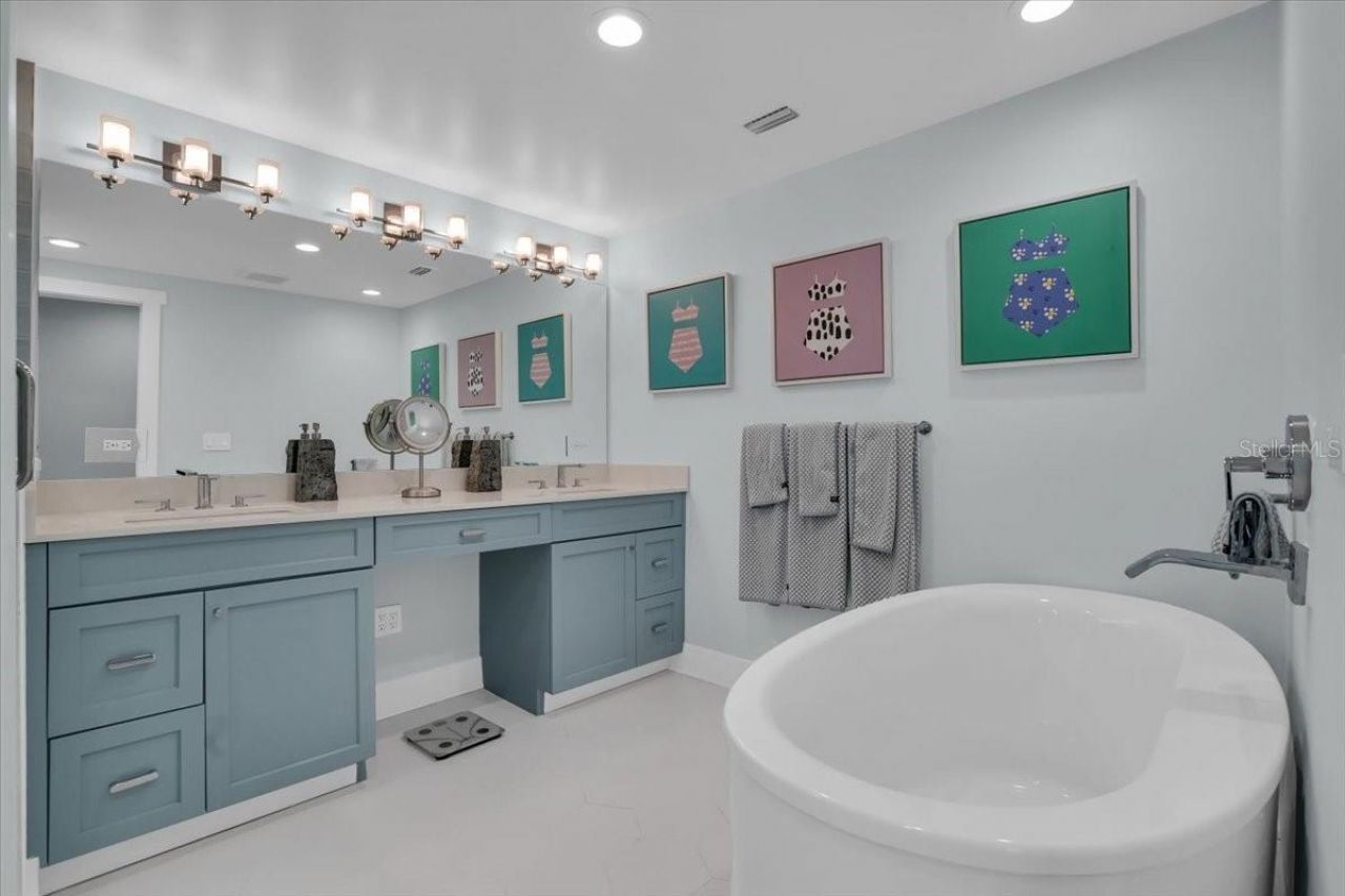 623 Concord Lane, Holmes Beach, FL 34217 Photo