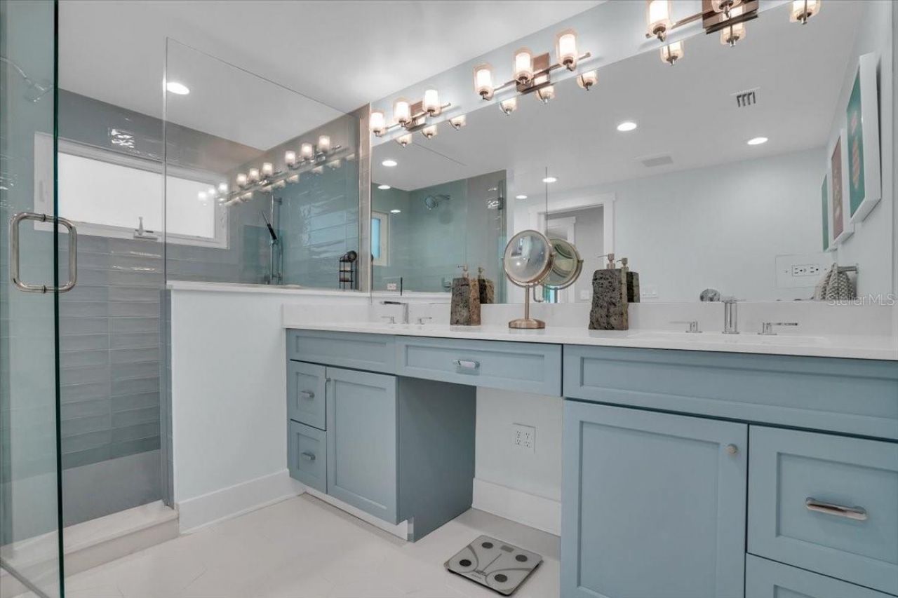 623 Concord Lane, Holmes Beach, FL 34217 Photo