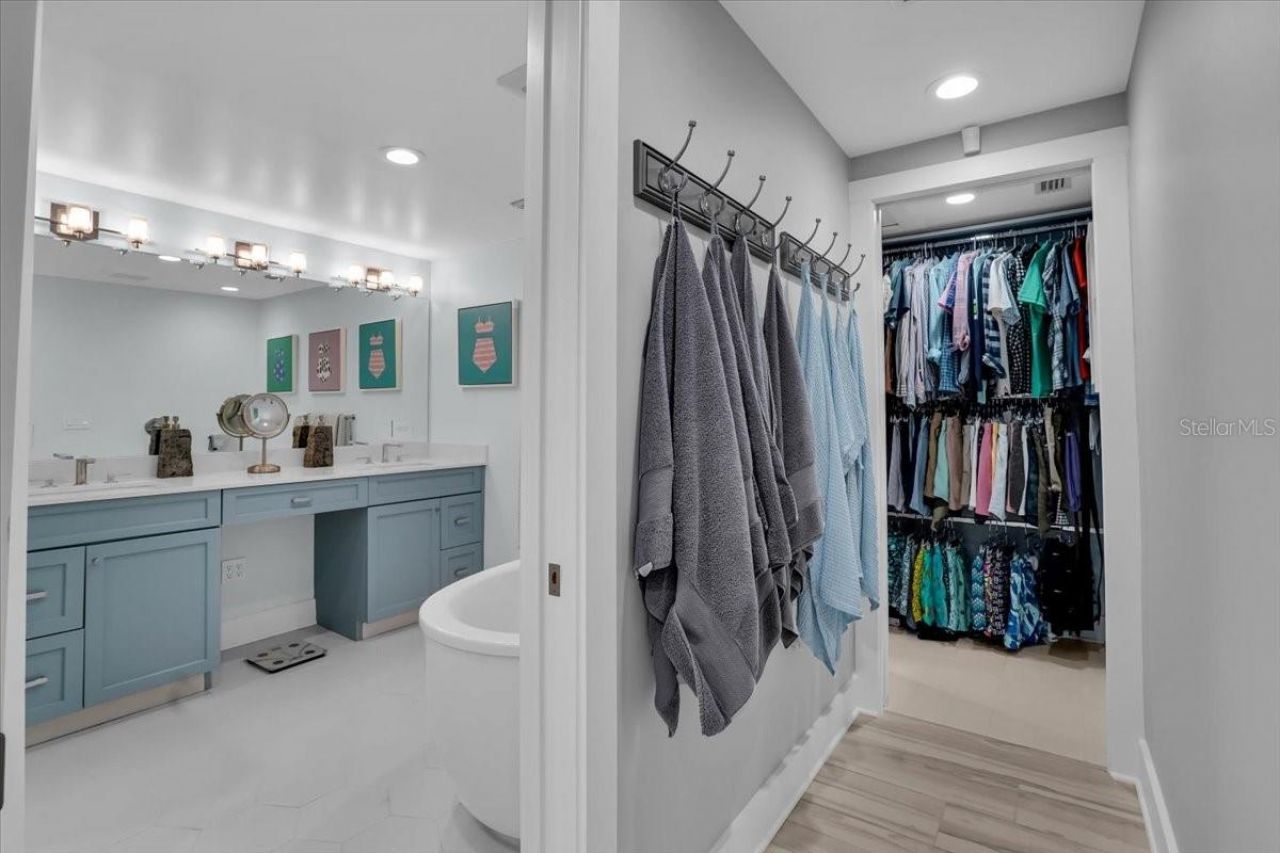 623 Concord Lane, Holmes Beach, FL 34217 Photo