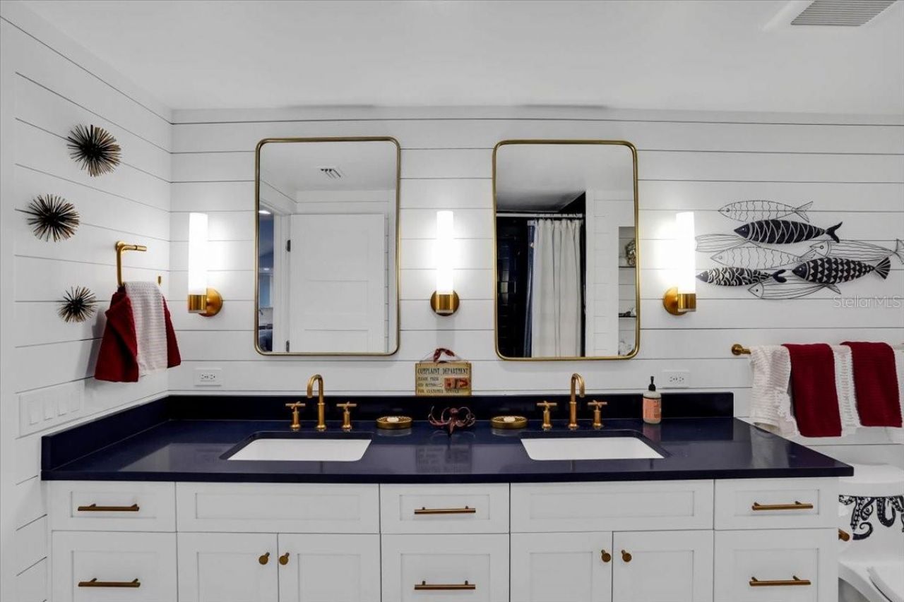 623 Concord Lane, Holmes Beach, FL 34217 Photo