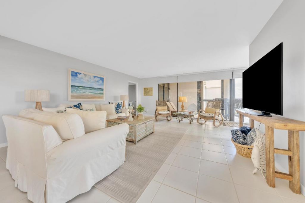 5380 N Ocean Drive, Unit 4a, Singer Island, FL 33404 Photo
