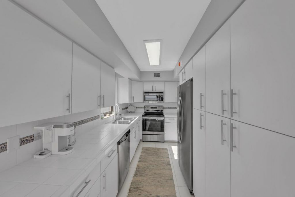 5380 N Ocean Drive, Unit 4a, Singer Island, FL 33404 Photo