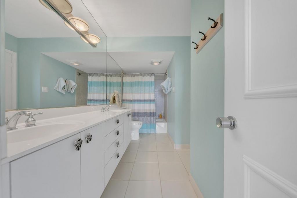 5380 N Ocean Drive, Unit 4a, Singer Island, FL 33404 Photo