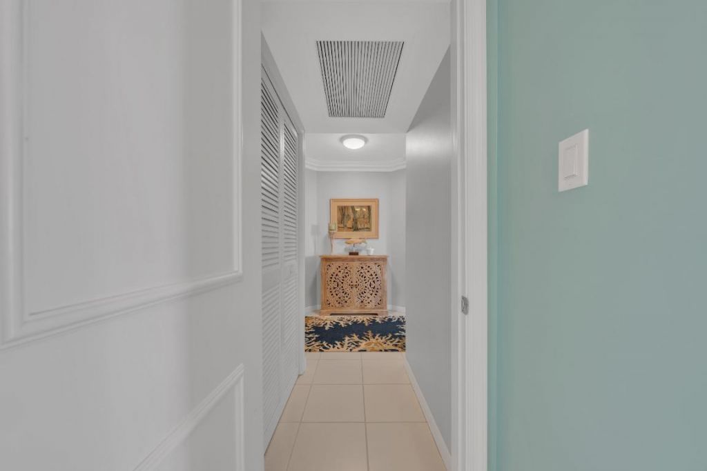 5380 N Ocean Drive, Unit 4a, Singer Island, FL 33404 Photo