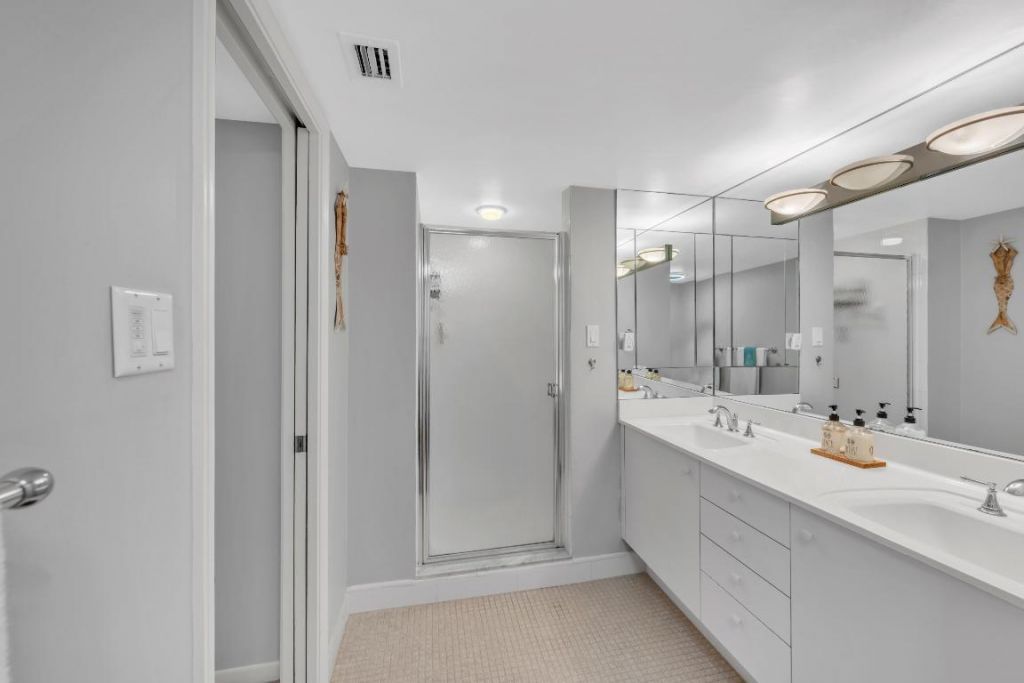 5380 N Ocean Drive, Unit 4a, Singer Island, FL 33404 Photo