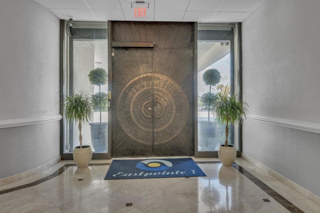 5380 N Ocean Drive, Unit 4a, Singer Island, FL 33404 Photo