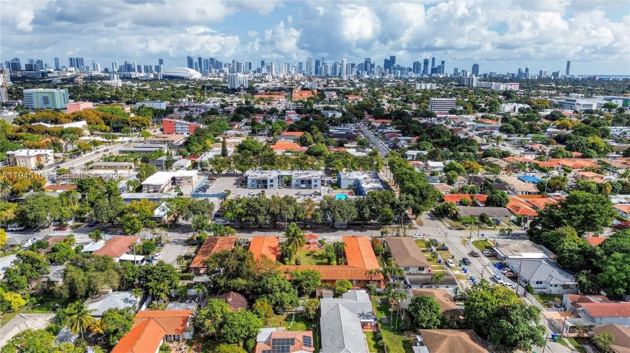 140 SW 30th Ct , Unit 148, Miami, FL 33135 Photo