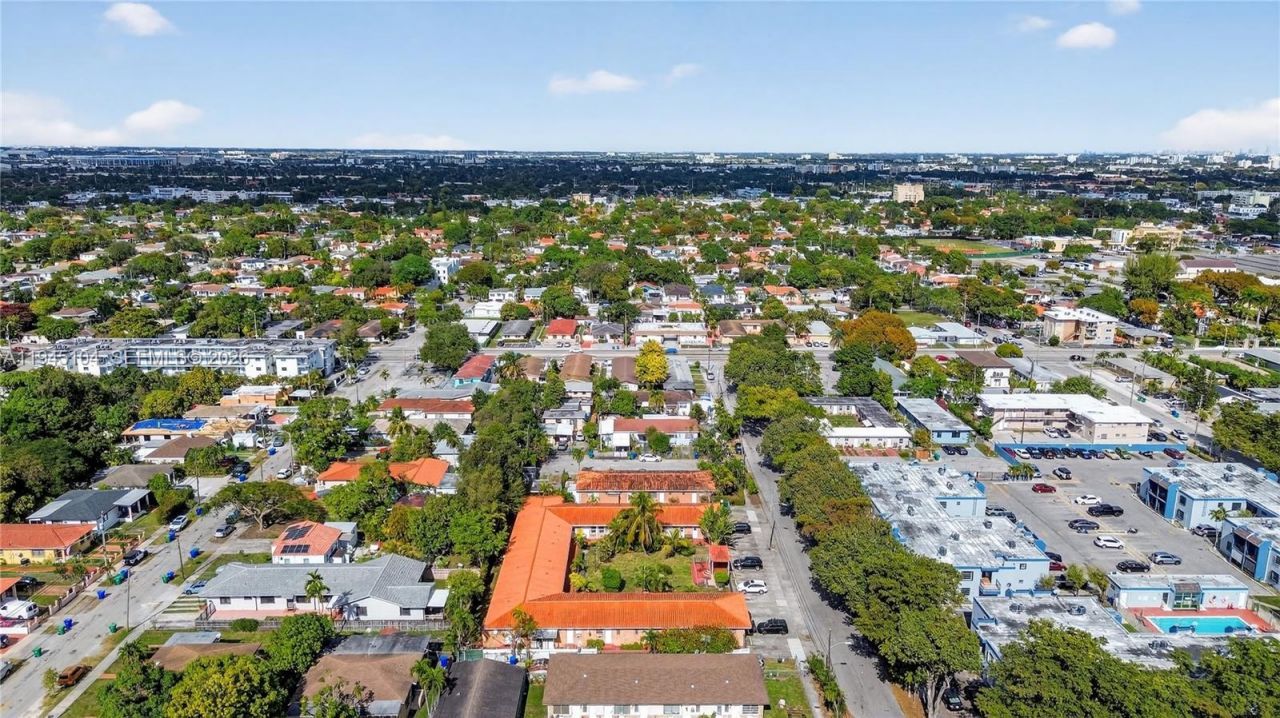 140 SW 30th Ct , Unit 148, Miami, FL 33135 Photo