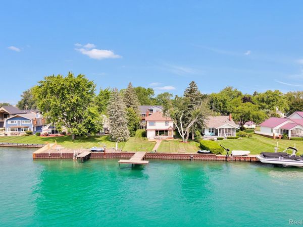 429 Edgewater, Algonac, Mi 48001