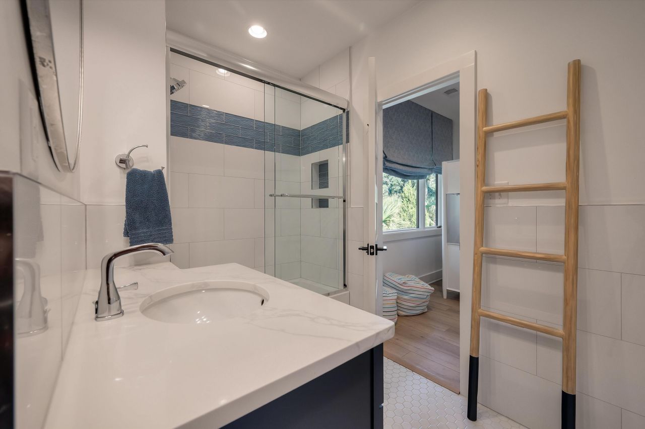 5004 Green Dolphin Way Photo 33