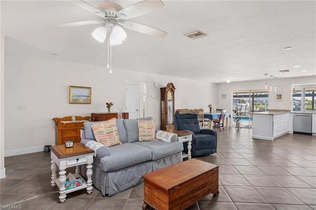 928 SW 52nd St, Cape Coral, FL 33914 Photo