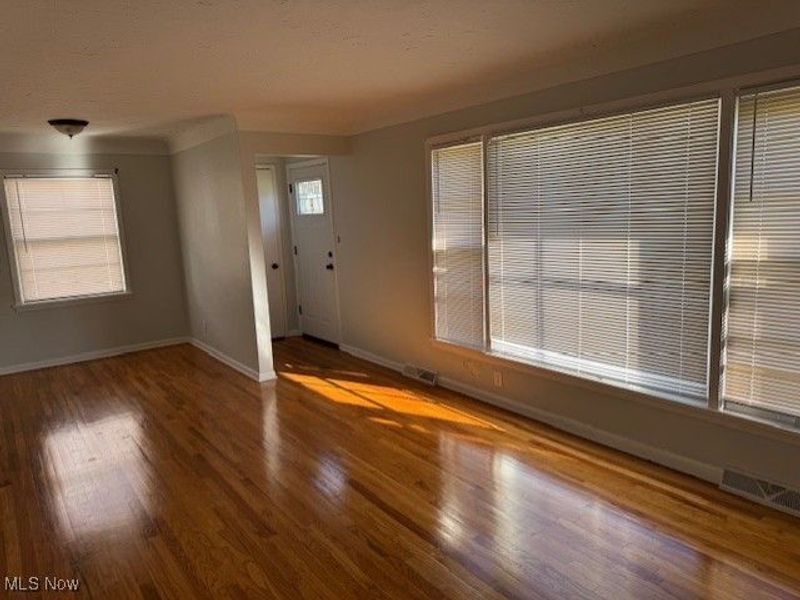 1256 Lander Road, Mayfield Heights, OH 44124 Photo 2