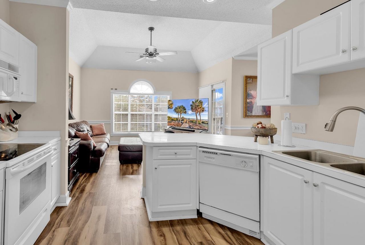 4773 Wild Iris Dr. Photo 9