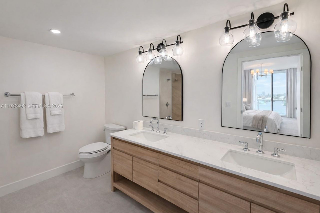 17050 N Bay Rd , Unit 1102, Sunny Isles Beach, FL 33160 Photo