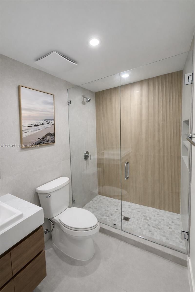 17050 N Bay Rd , Unit 1102, Sunny Isles Beach, FL 33160 Photo