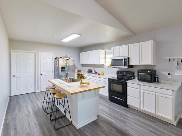 1867 County Road 4131, Cumby, TX 75433