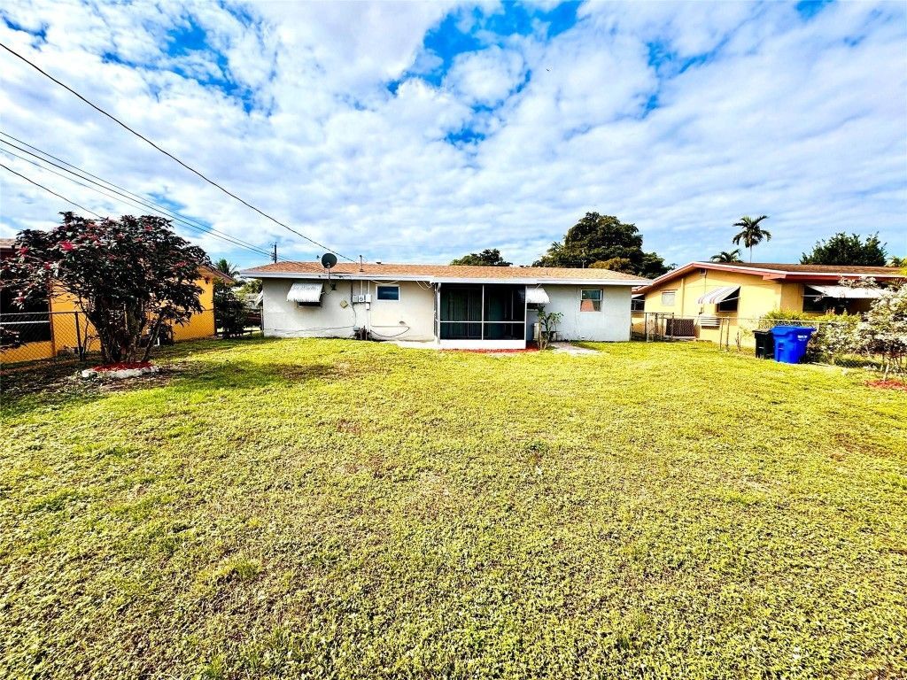 1411 NW 79th Way, Pembroke Pines, FL 33024 Photo