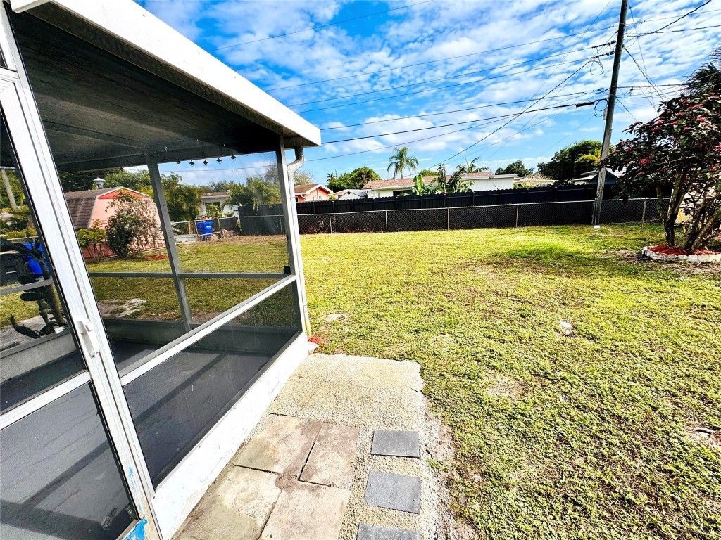 1411 NW 79th Way, Pembroke Pines, FL 33024 Photo