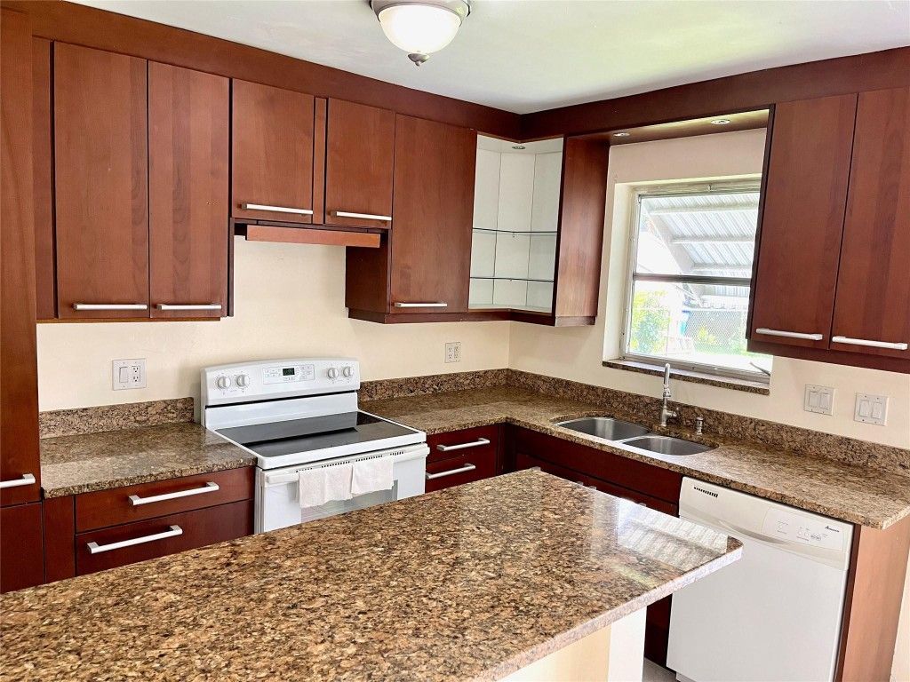 1411 NW 79th Way, Pembroke Pines, FL 33024 Photo