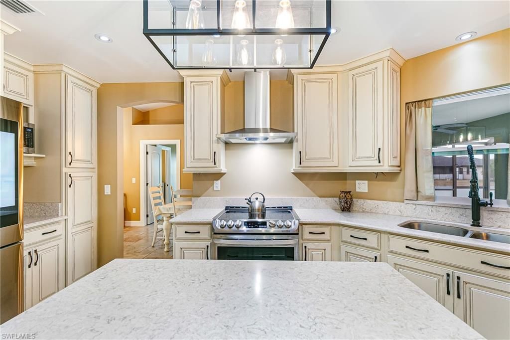 401 Candlewick Cir E, Lehigh Acres, FL 33936 Photo