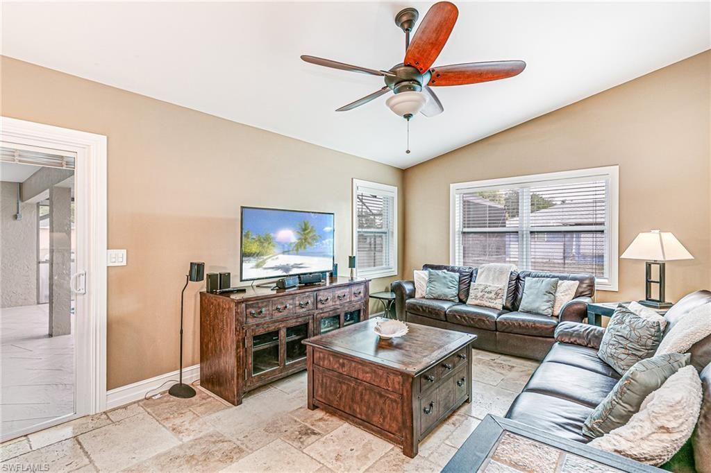 401 Candlewick Cir E, Lehigh Acres, FL 33936 Photo