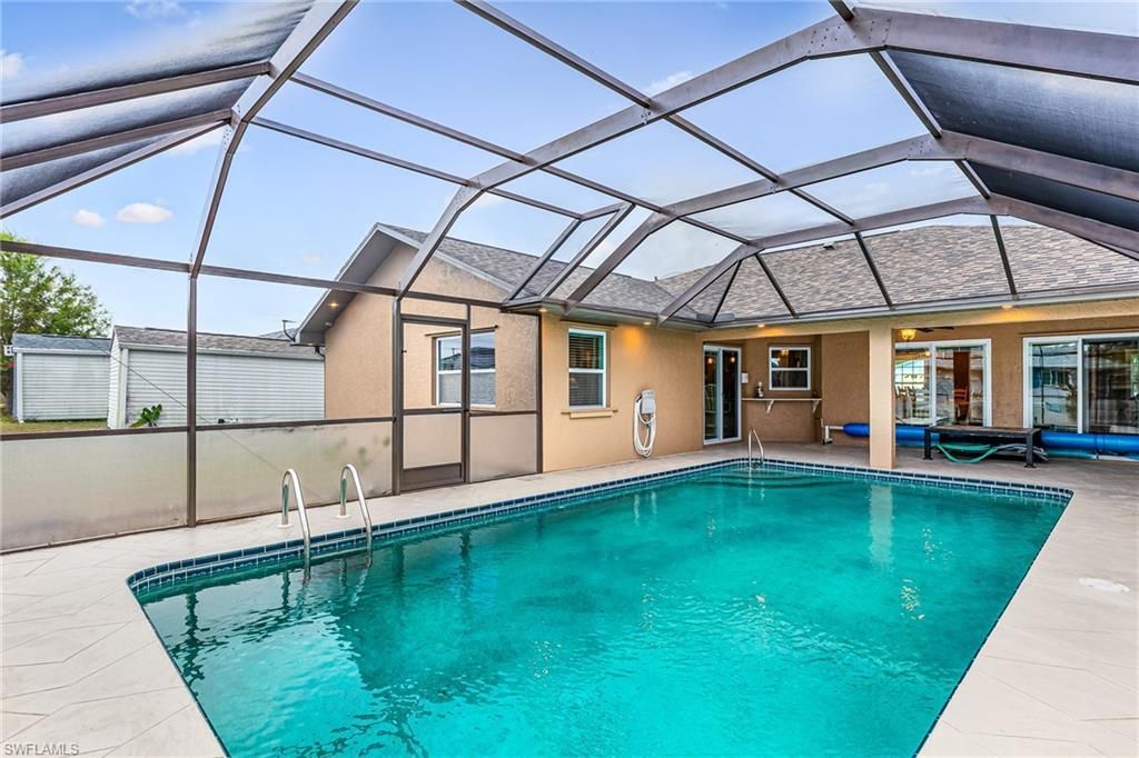 401 Candlewick Cir E, Lehigh Acres, FL 33936 Photo