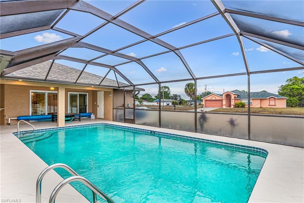 401 Candlewick Cir E, Lehigh Acres, FL 33936 Photo