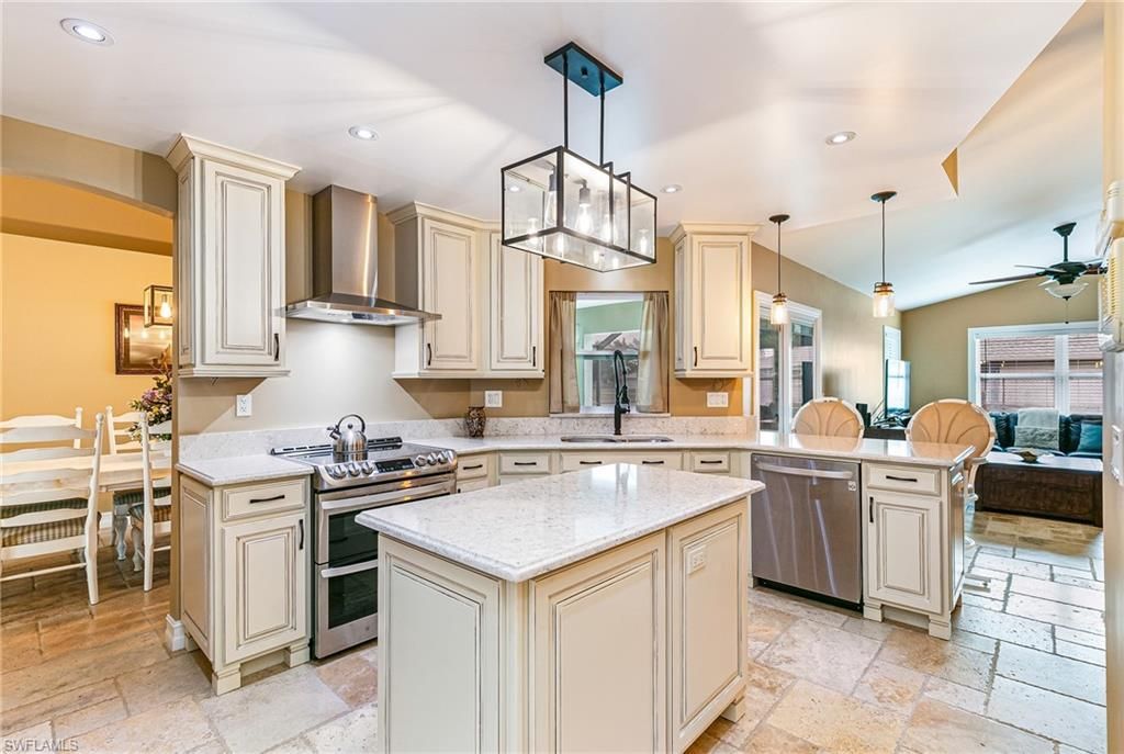 401 Candlewick Cir E, Lehigh Acres, FL 33936 Photo