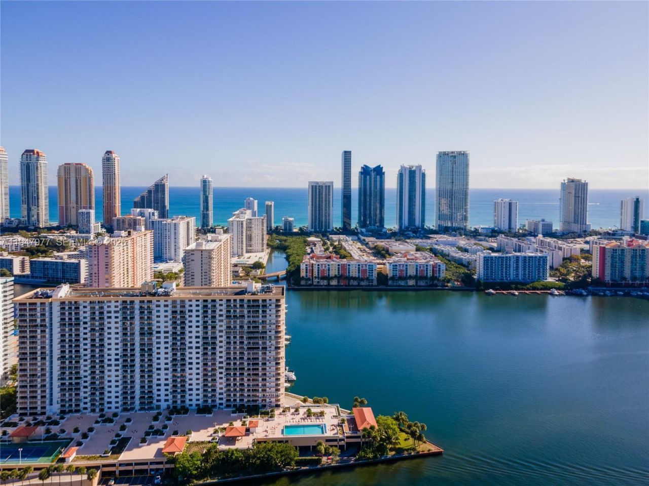 290 174th St, Unit 318, Sunny Isles Beach, FL 33160 Photo