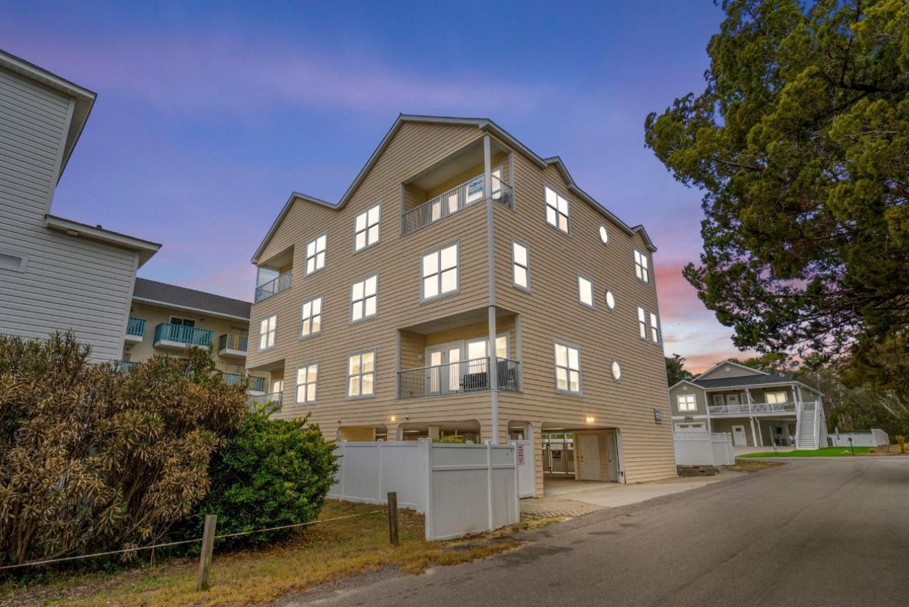 301 Johnson St. Photo 1