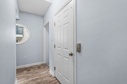 301 Johnson St. photo 4