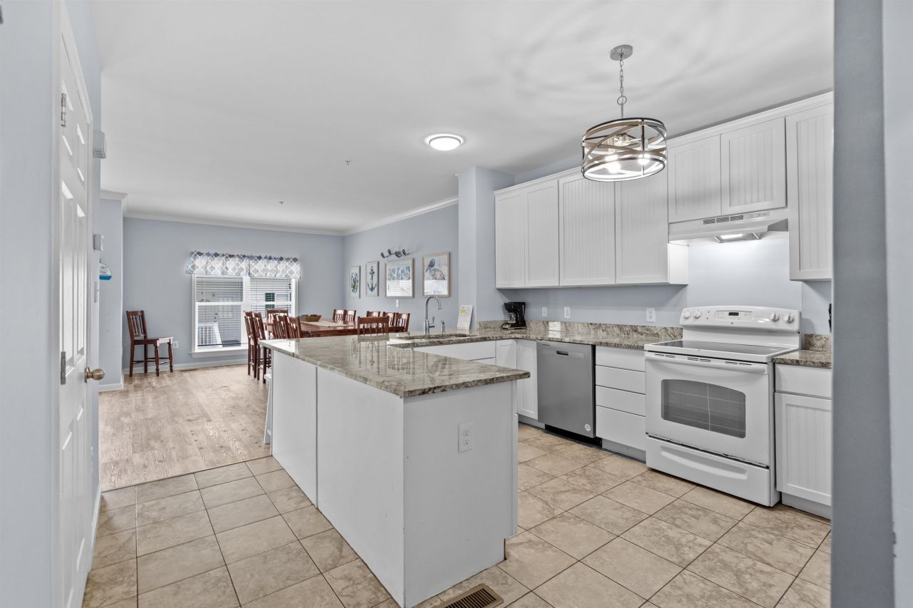 301 Johnson St. Photo 6