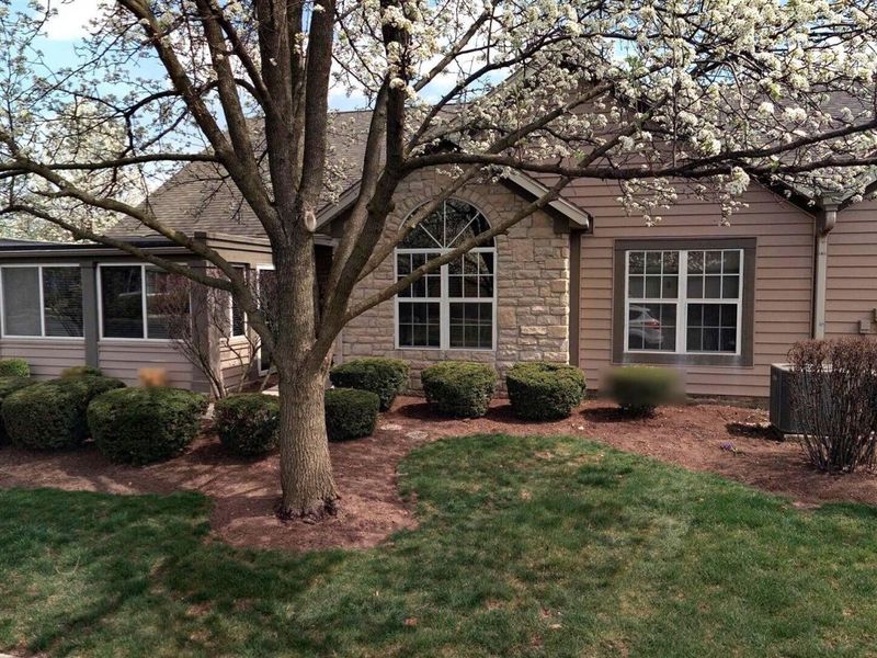5613 Villa Gates Drive, Unit 9, Hilliard, OH 43026 Photo 1