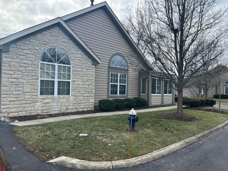 5613 Villa Gates Drive, Unit 9, Hilliard, OH 43026 Photo 2