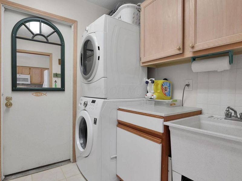 5613 Villa Gates Drive, Unit 9, Hilliard, OH 43026 Photo 24