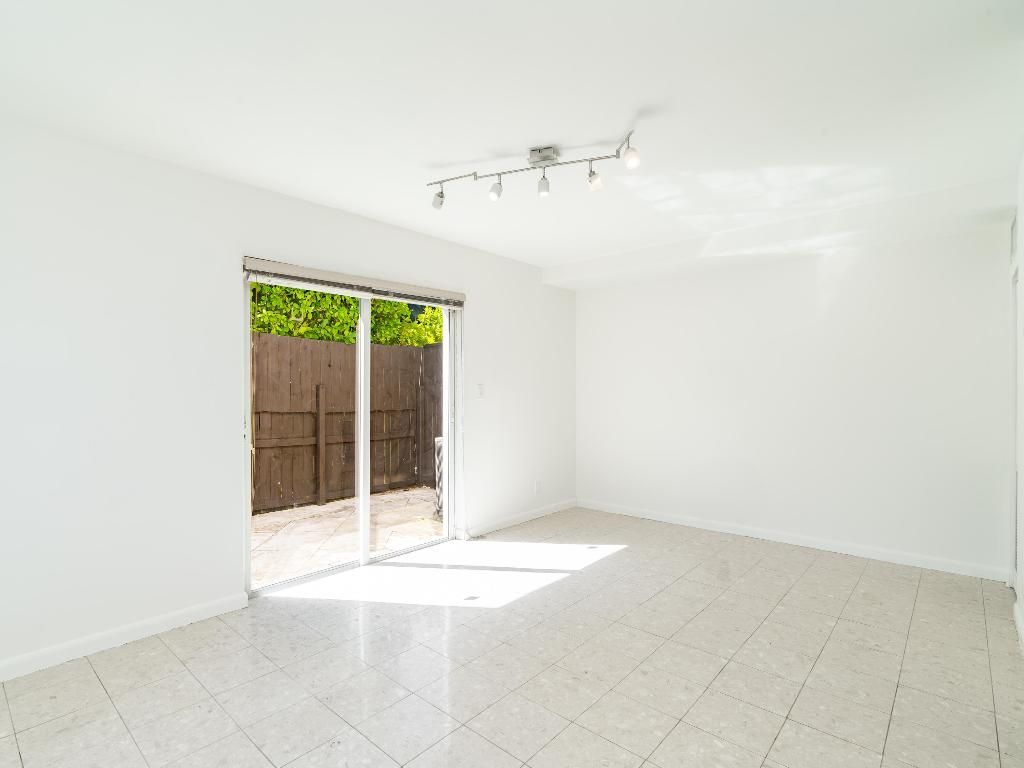 1323 NE 5th Avenue, Fort Lauderdale, FL 33304 Photo