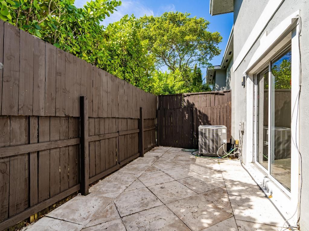 1323 NE 5th Avenue, Fort Lauderdale, FL 33304 Photo