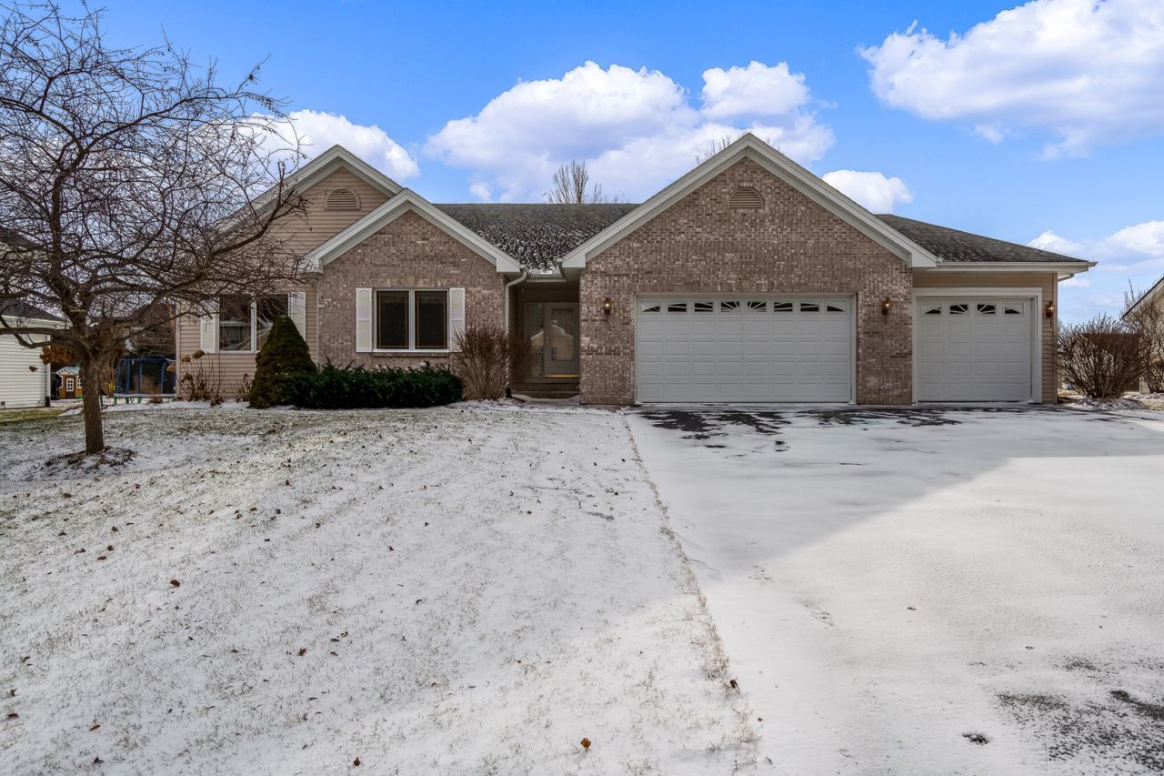 213 Boeing Trail, Poplar Grove, IL 61065 Main Photo