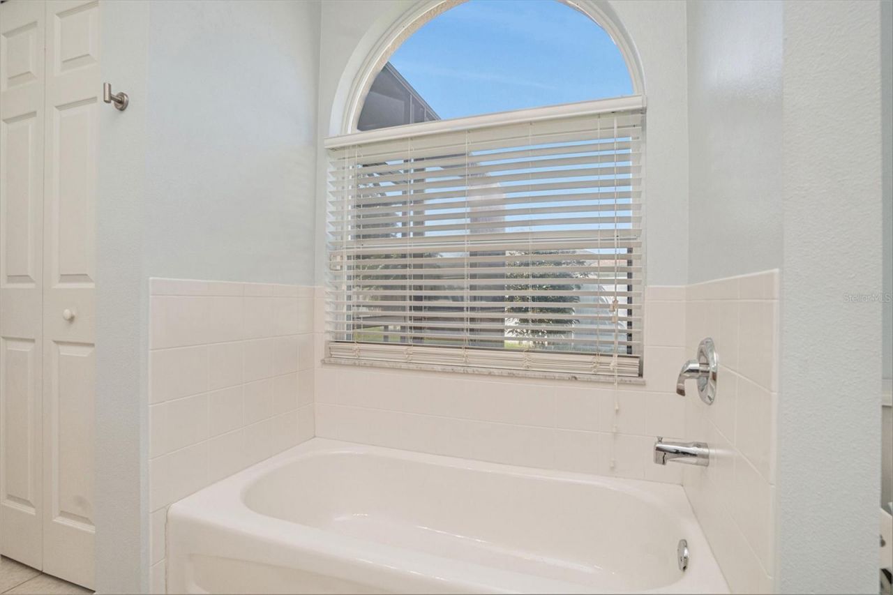 1135 Millbrook Circle, Bradenton, FL 34212 Photo